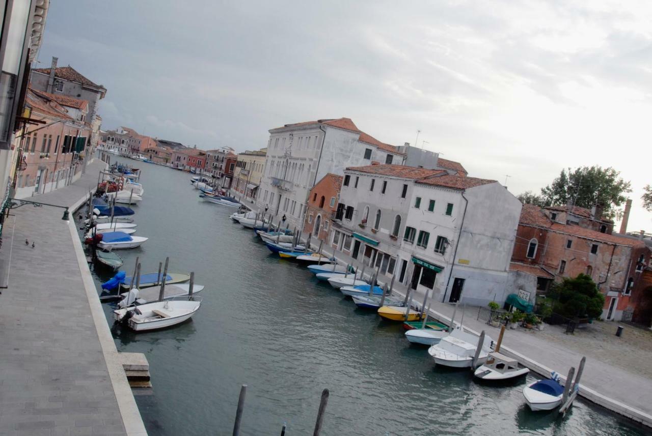 Duomo Murano Apartment With Canal View Kültér fotó